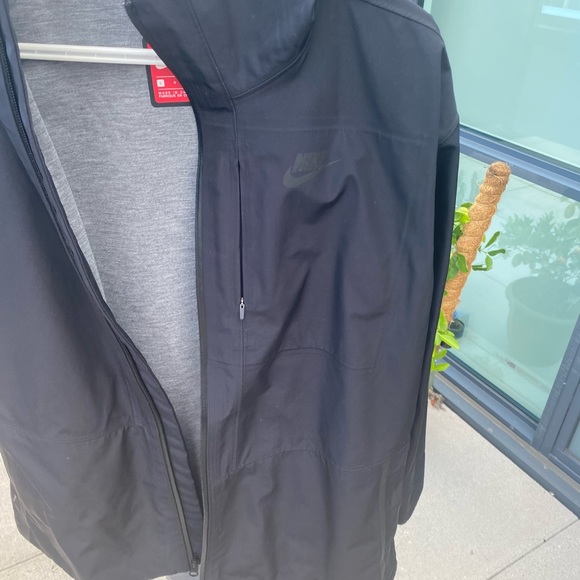 Nike coat - Picture 8 of 10